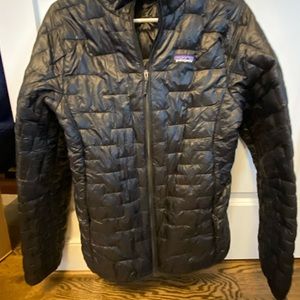 Patagonia women’s light nano puff packable  jacket